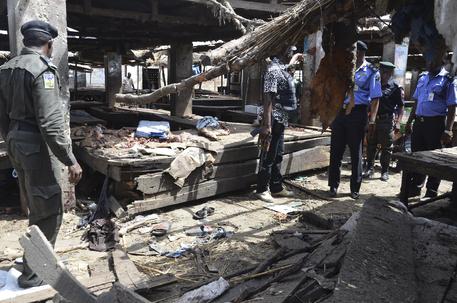 Nigeria: esplode bomba, 31 morti. Boko Haram primi indiziati