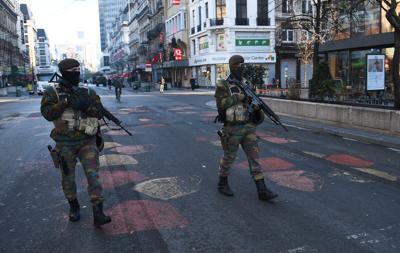 'Domenica sventati attacchi a Bruxelles', livello di allerta ancora massima