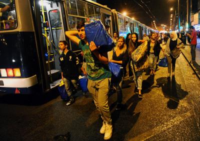 Migranti, primi pullman di rifugiati da Ungheria in arrivo in Austria