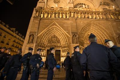 Troppo pericoloso, Notre-Dame non avrà il suo albero di Natale