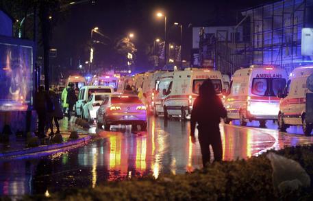 Turchia: strage in night club a Istanbul, 39 morti e 69 feriti. Tra le vittime 15 stranieri