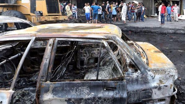 Iraq, due autobombe contro centro commerciale: 10 morti e 25 ferit
