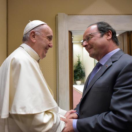 CITTA' DEL VATICANO: Papa riceve presidente Hollande