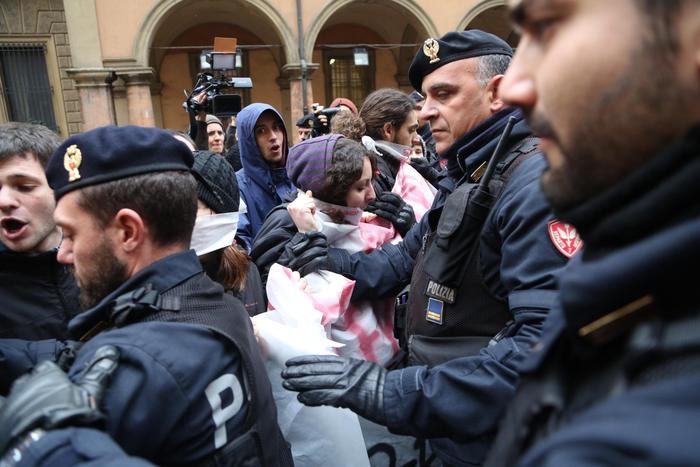 Bologna: nuovo tentativo contestazione Panebianco