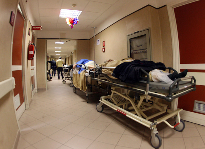 Salerno: mazzette operazioni, coinvolti 4 medici