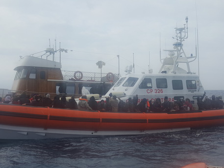 REGGIO CALABRIA, Migranti soccorsi nello Jonio, sono 128