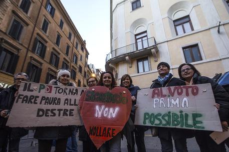 Renzi, una mano a Mattarella per crisi