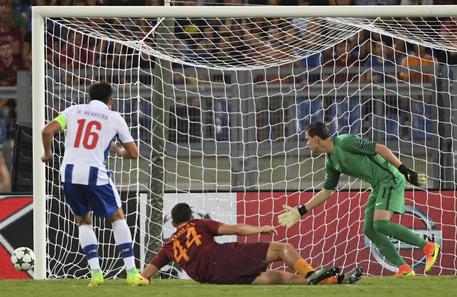 CALCIO. Champions: 0-3 col Porto, Roma eliminata