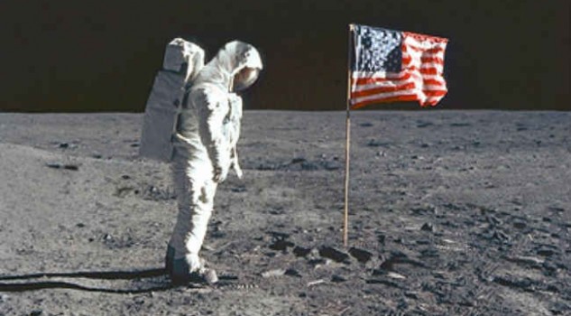 Accadde oggi: 21 luglio 1969, Neil Armstrong posava il primo piede umano sul suolo lunare