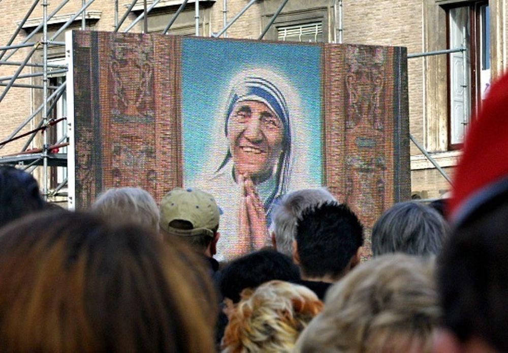Accadde oggi: 19 ottobre 2003, Giovanni Paolo II celebra la beatificazione di madre Teresa di Calcutta