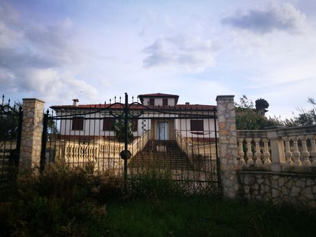 CASSANO ALLO JONIO (COSENZA), consegna villa confiscata al Comune