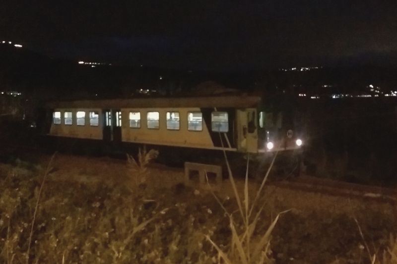 Soverato (Catanzaro): ragazzo investito da treno, il pianto dei compagni. Gli amici escludono selfie