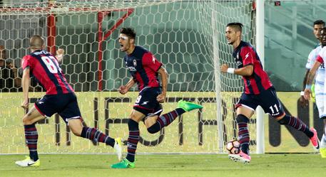 CALCIO, Serie A: Crotone Lazio 3-1, Palermo Empoli 2-1, toscani in B