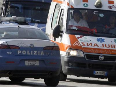 Roma, scende dall'auto in panne e viene travolto da un camion: morto