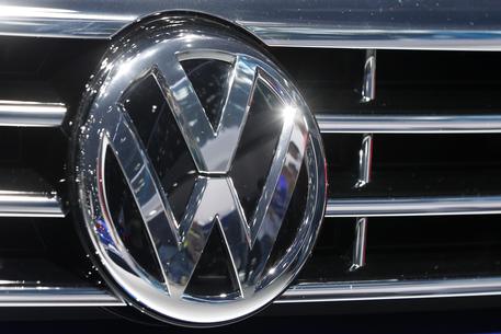Volkswagen, sospesa vendita 1300 veicoli Italia