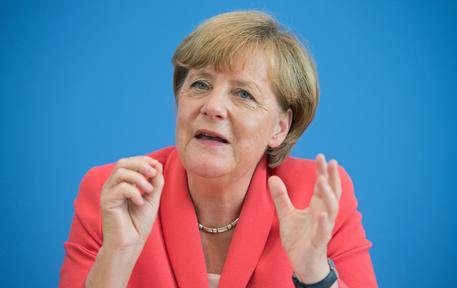Immigrazione, Bruxelles: 'Regole comuni su asilo'. Merkel: 'C'è accordo: l'Italia va aiutata'