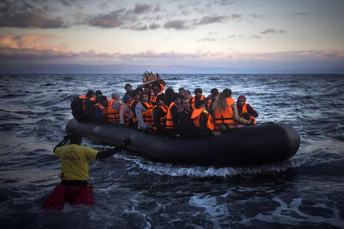 Migranti: nuovo naufragio in Grecia, 10 morti, 5 bimbi