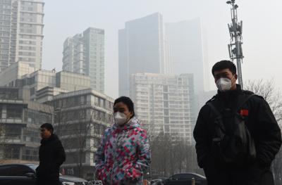Pechino, scatta di nuovo l'allarme rosso per smog