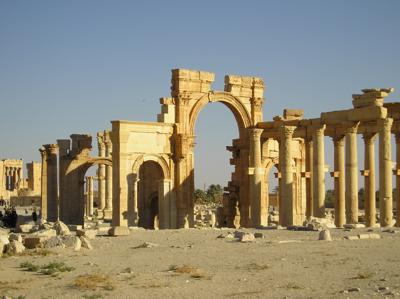 Palmira nel mirino dell'Is, distrutto l'Arco di Trionfo