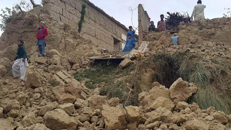 ISLAMABAD/KABUL: Hindu Kush, almeno 145 morti per sisma