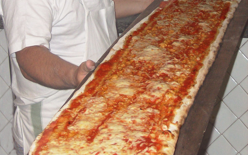 Dopo Rende (CS), il 20 giugno verrà tentato anche all’Expo un guinness dei primati: la pizza più lunga al mondo