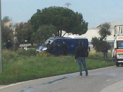 Assalto a portavalori sulla tangenziale di Bari, colpi di pistola e lancio di molotov