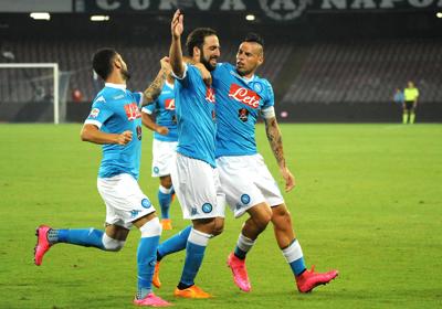 Festa Napoli al San Paolo, 5-0 alla Lazio