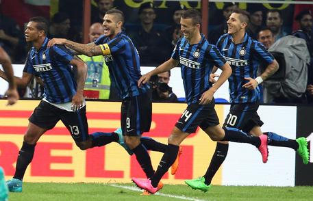 MILANO: Inter batte Milan 1-0 e vola in vetta