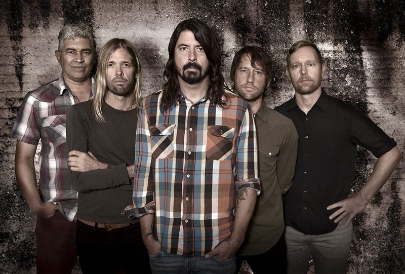 Progetto ''Rockin 1000''. Il gran video che ha convinto i Foo Fighters a suonare a Cesena: ''Learn to Fly'' suonata e cantata da mille persone