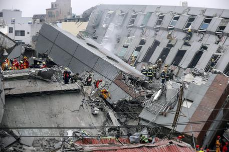 Taiwan, terremoto magnitudo 6.4, almeno 14 morti