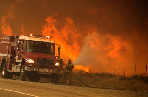 La California in fiamme, 82mila in fuga dal ''Blue Cut Fire'' 