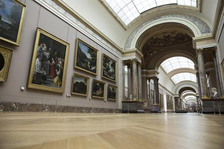 Maltempo: Louvre evacua opere a rischio