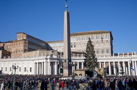 CITTA' DEL VATICANO, Messaggio Papa per Natale, pace al mondo