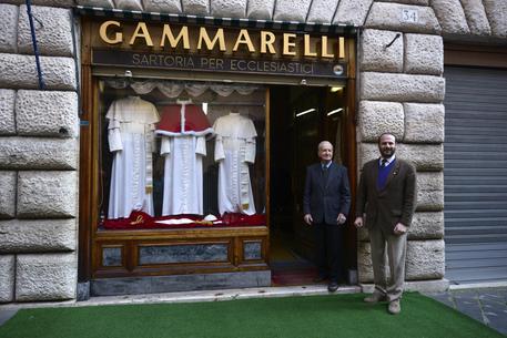 Morto Annibale Gammarelli, storico sarto dei Papi