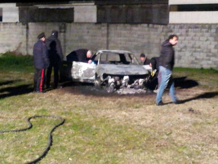 Torino: muore carbonizzato in auto, era depresso