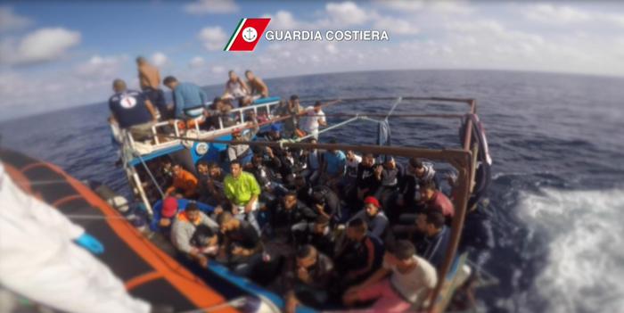 Migranti, velivolo Guardia Costiera avvista due corpi in mare