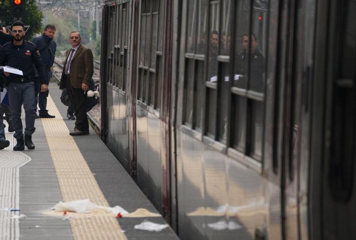 Reggio Emilia: treno investe persona, stop 