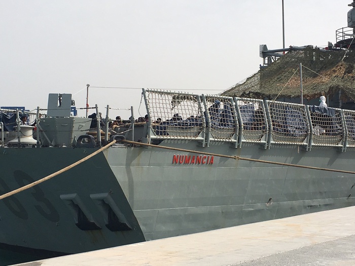 Cagliari: giunta nave con 667 profughi