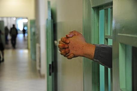 MASSA (MASSA CARRARA): 1324 giorni in celle piccole, detenuto ottiene risarcimento