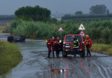 SAN SEVERO (FOGGIA),  maltempo: Puglia, morto annegato in auto