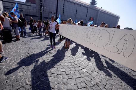 NAPOLI. Scuola, protesta contro 'deportazioni'