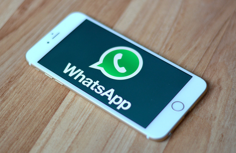 L’Agcom pensa a una tassa per WhatsApp