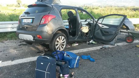 VILLAPIANA (COSENZA): frontale auto-tir, quattro morti in Calabria