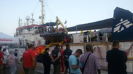 VIBO VALENTIA, nave con 430 migranti a bordo