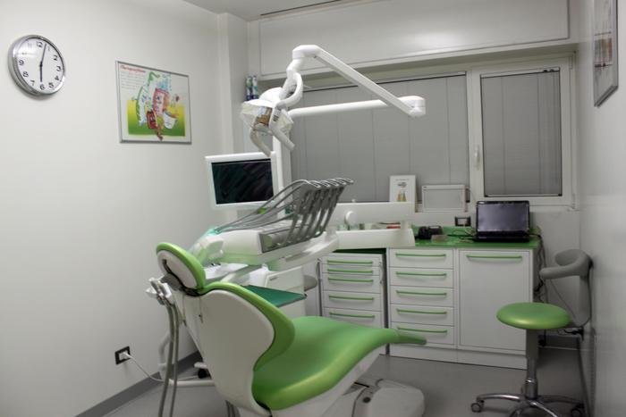 Reggio Calabria: denunciato dentista abusivo