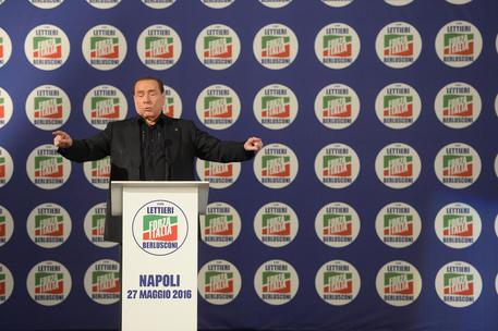 Referendum, Berlusconi: Confindustria aspiranti sudditi