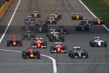 F1: Rosberg vince Gp Cina, secondo Vettel