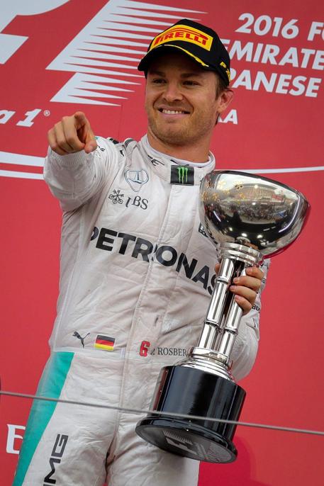 Formula 1: Gp del Giappone, domina Rosberg, quarto Vettel. Alla Mercedes il mondiale costruttori