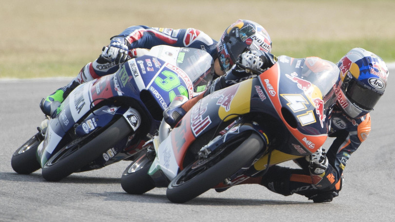 Moto3: vince Navarro, Binder campione