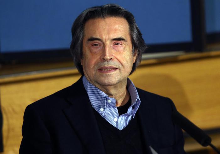 Riccardo Muti operato a Ravenna, frattura all'anca